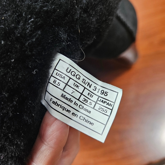 UGG AUSTRALIA JOSLYN 1941 SIZE US 8.5 BLACK SHEEPSKIN PLATFORM WEDGE BOOTS - Picture 8 of 11